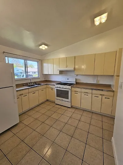 7 Evergreen Dr — Photo 1