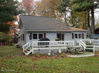 6837 E Carrigan Dr, Newaygo, MI 49337