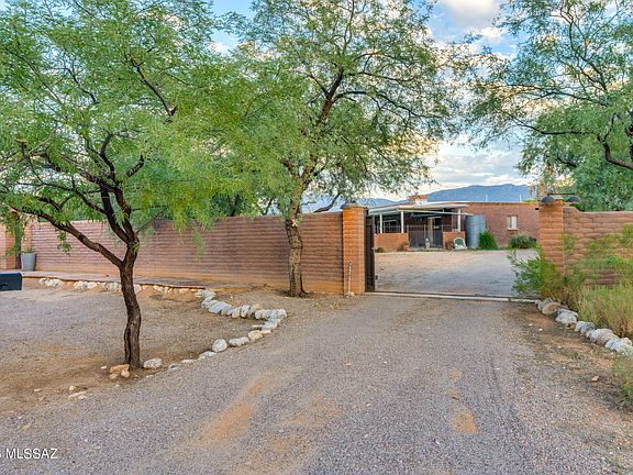 2nd image of 2874 N Longhorn Dr