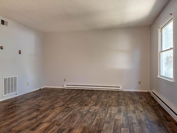 5th image of 206 Berwick Dr