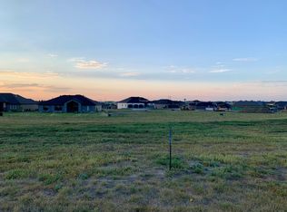 5915 Crested Butte Rd, Bismarck, ND 58503