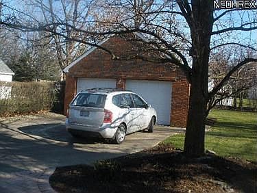 4th image of 24270 Glenbrook Blvd