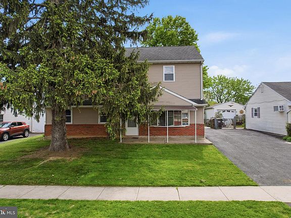 2nd image of 3824 Kingston Way