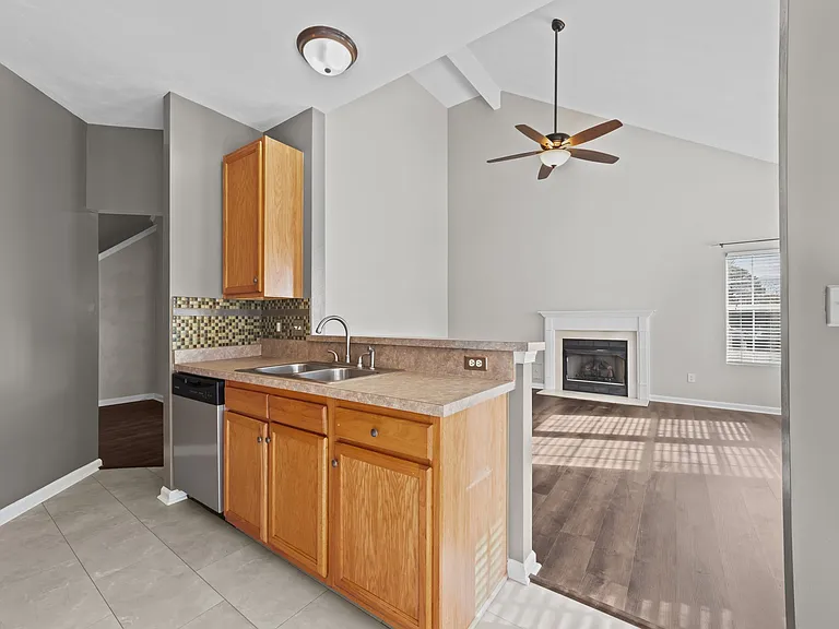 115 Jones St — Photo 6