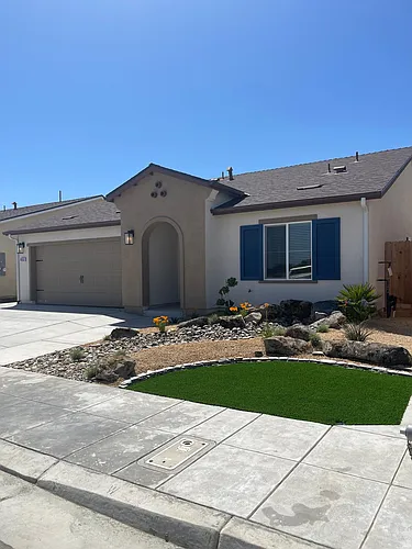 6335 E Lamona Ave Photo 1