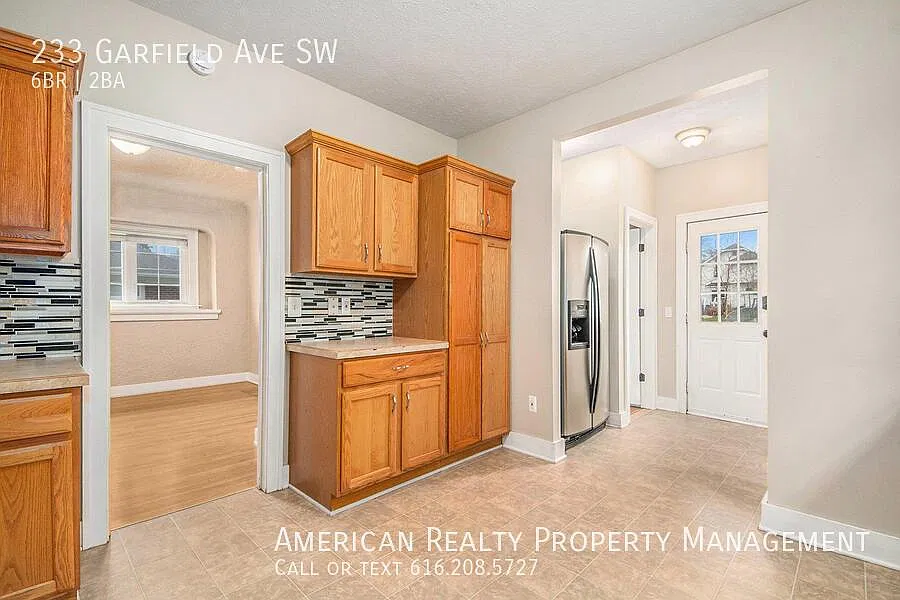 6 bed, 1680 sqft, $3,200 — Photo 4