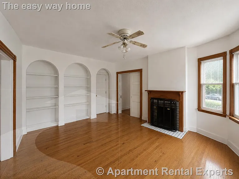 35 College Ave — Photo 3