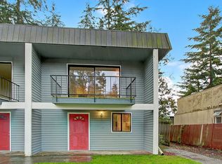 5332 188th St SW APT B, Lynnwood, WA 98037