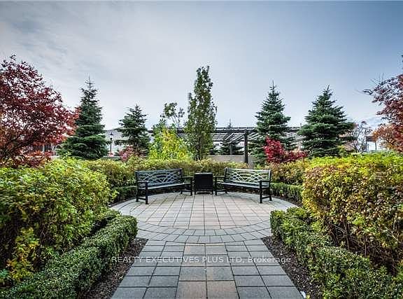 3rd image of 135 Wynford Dr #404