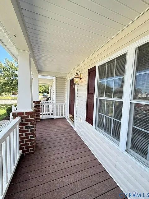 3 bed, 2.5 bath, 1200 sqft, $2,050 — Photo 4