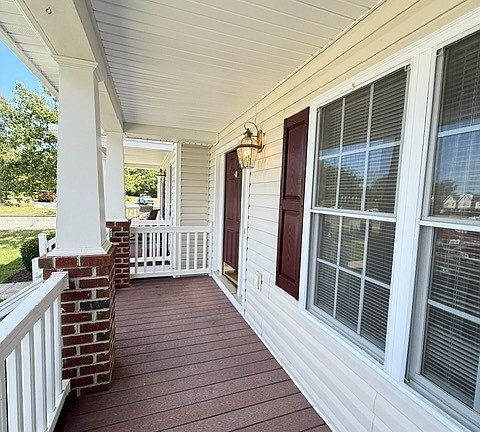 4th image of 2103 Cornwall Ct