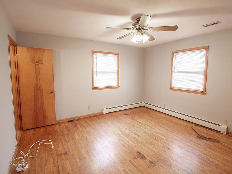 1303 Smiley Ln — Photo 33