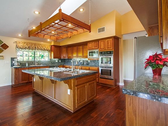 5th image of 1620 York Dr #1