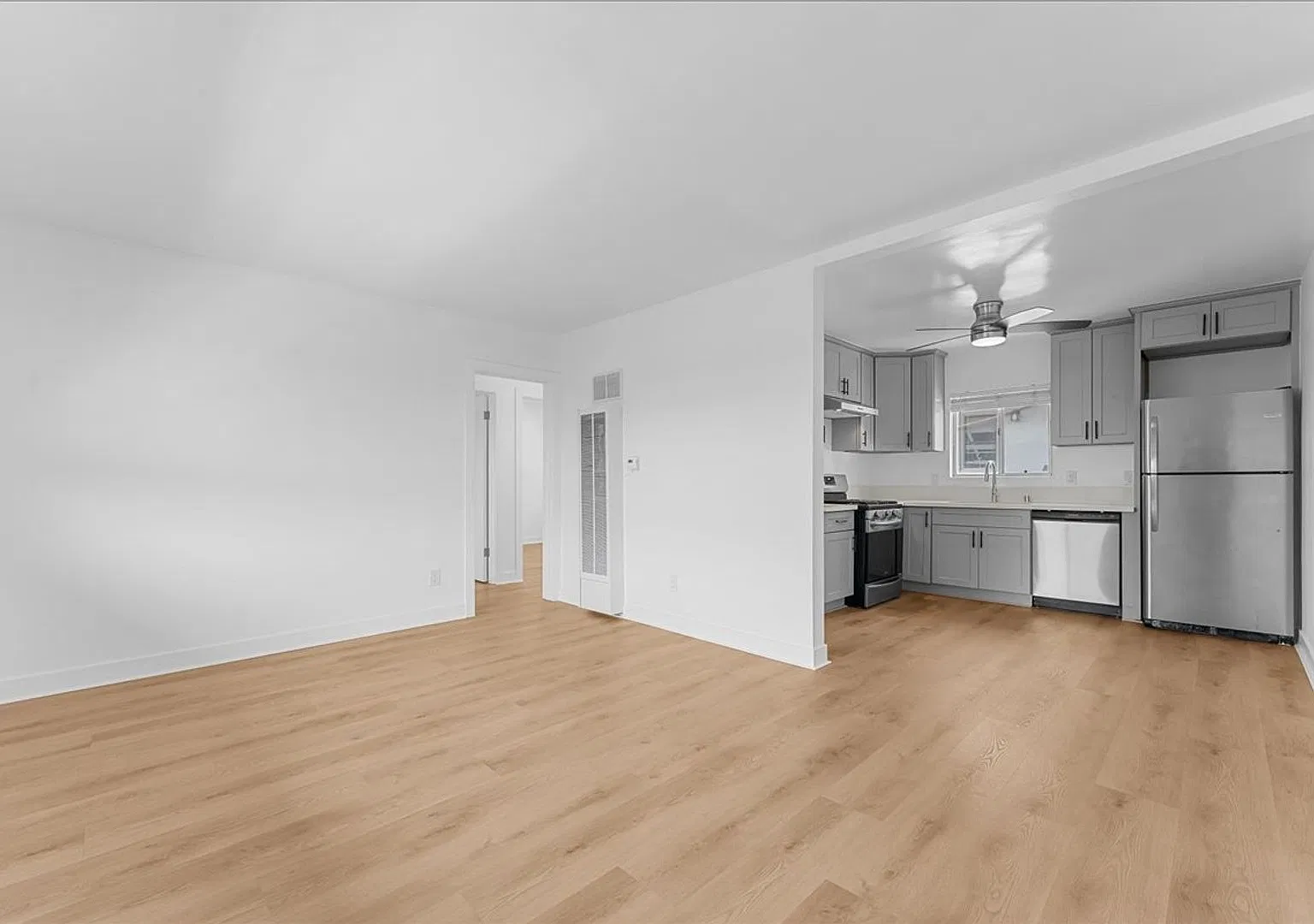 Beautiful Second Floor Two Bedroom Apartment! — Photo 1