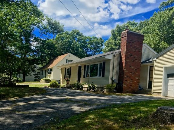 3rd image of 418 Leicester St