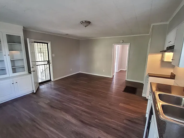 3994 Oak Cliff Rd — Photo 7