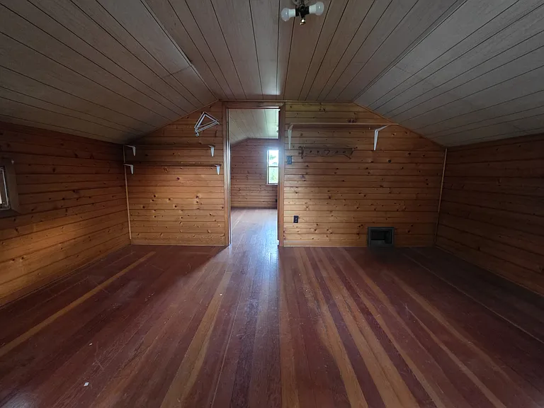 820 Wooster St — Photo 3