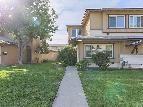 3rd image of 12807 Barranca Ln