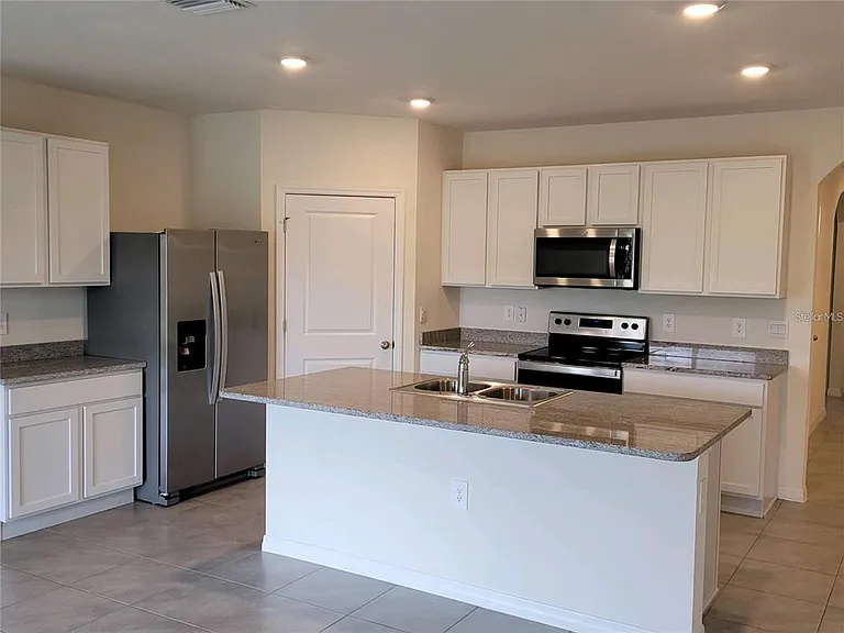 17419 Harvest Moon Way — Photo 2