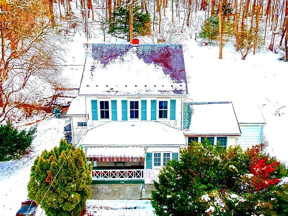 2nd image of 706 Chestnut St