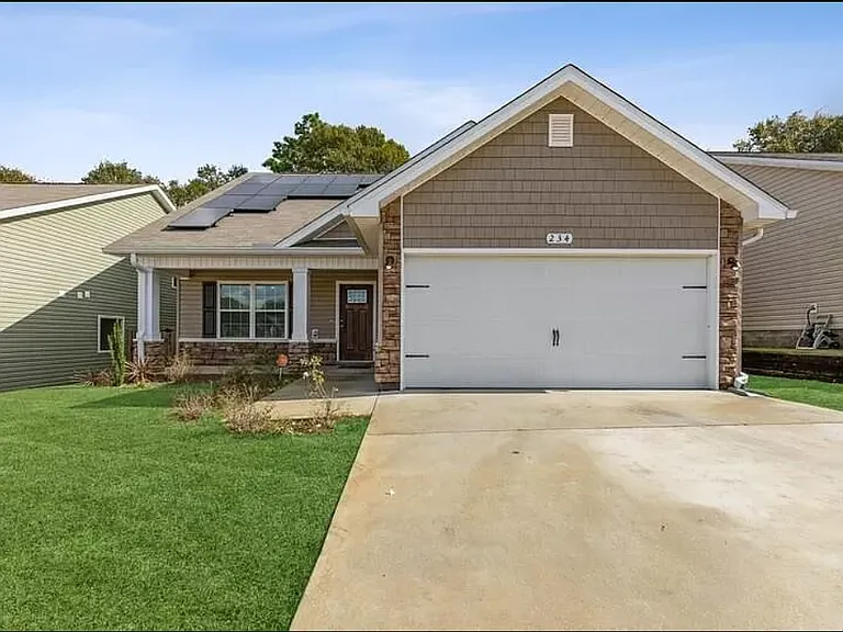 234 Wainwright Dr — Photo 2