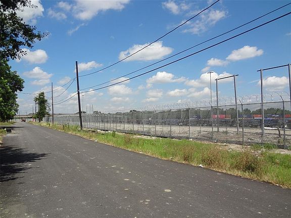 3rd image of 0 Lee St