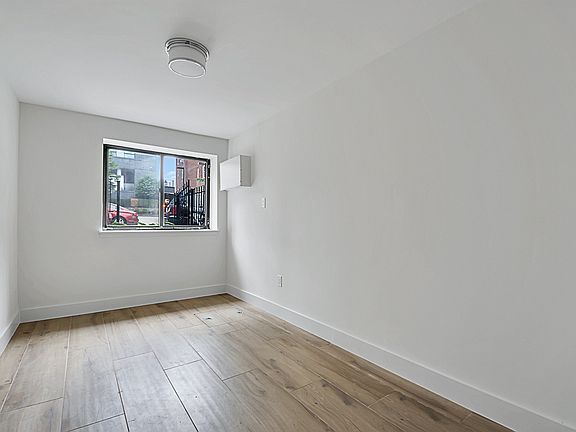 5th image of 3615 Oxford Ave APT 3