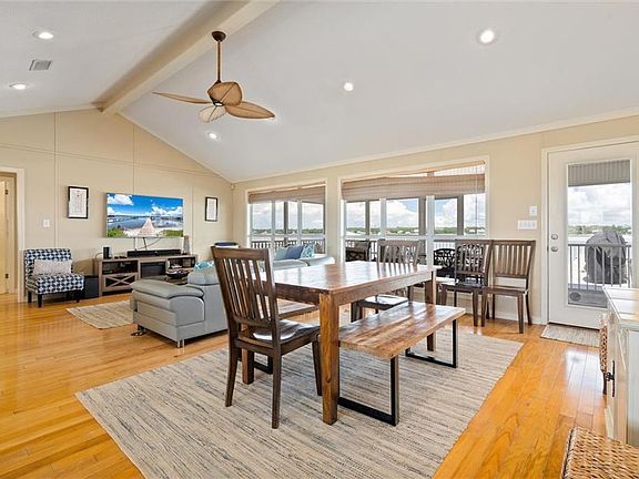 4th image of 2228 W Beach Blvd