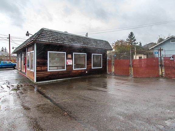 4th image of 5018 N 46th St