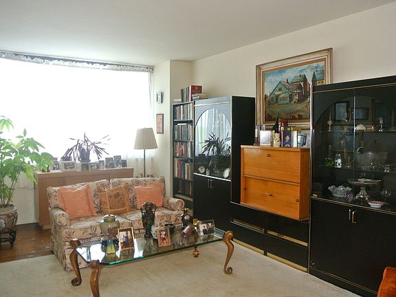 2nd image of 27010 Grand Central Pkwy APT 5M