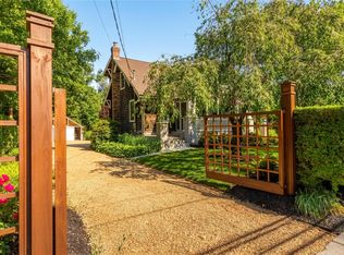 330 S Country Rd, Brookhaven, NY 11719