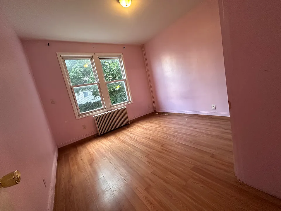 36 W 54th St #2-R
