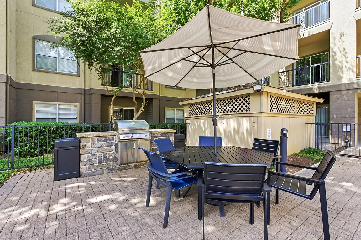 Inwood on the Park apartments community photo