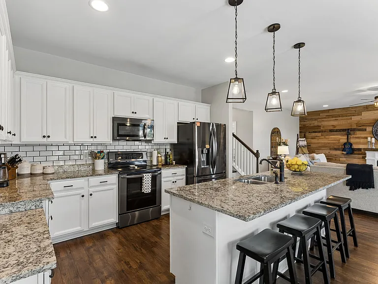 1010 Vanguard Dr — Photo 14