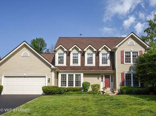 80 S Old Creek Rd, Vernon Hills, IL 60061