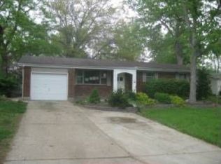 737 Montbrook Dr, O'Fallon, MO 63366