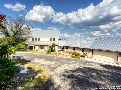 273 Indian Lake Dr, Kerrville, TX, 78028