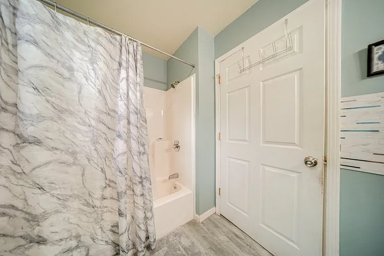 2510 Camphausen Ave — Photo 5