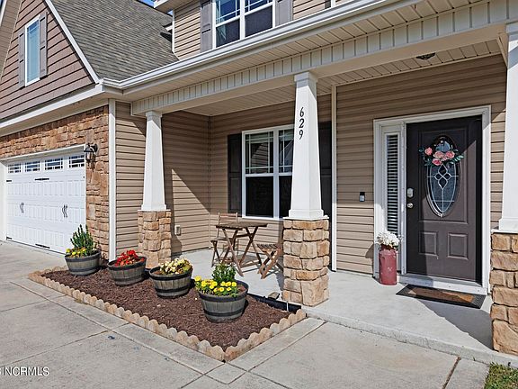 3rd image of 629 Arabella Drive
