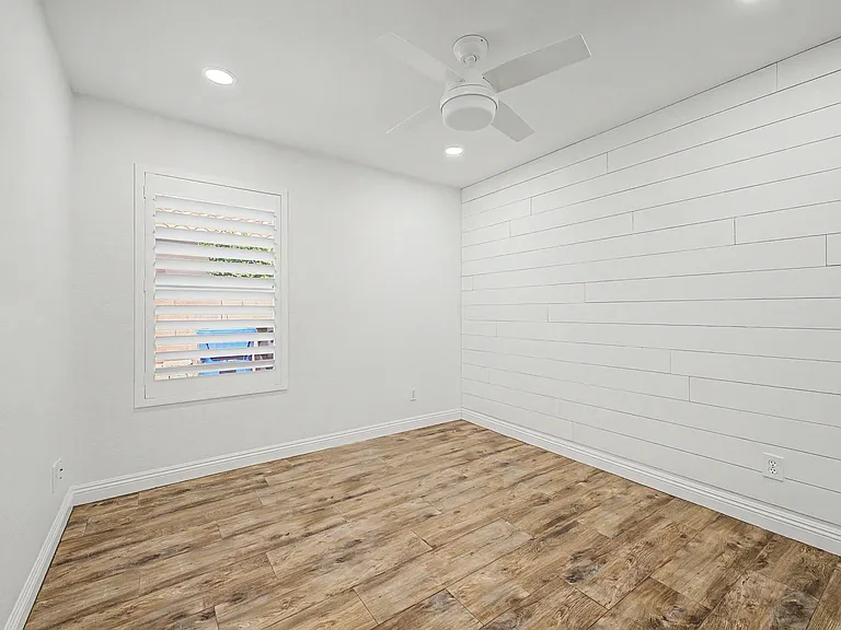6919 E Lakeview Ave — Photo 27