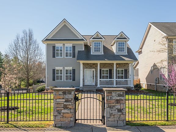 2nd image of 1377 Liberty Pike