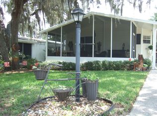 20 Lakeview Dr, Astatula, FL 34705