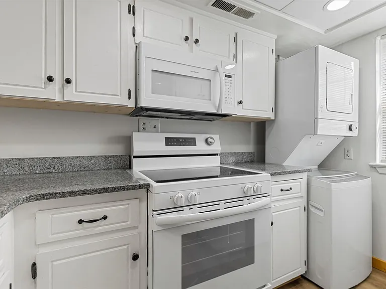 2530 E North St #3D — Photo 17