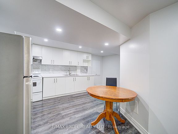 5th image of 392 Elson St #Basement