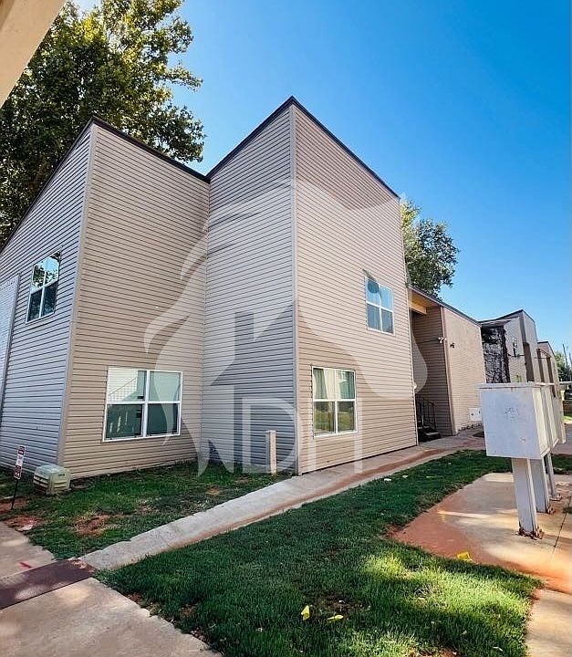 1st image of 415 N State Ave #10