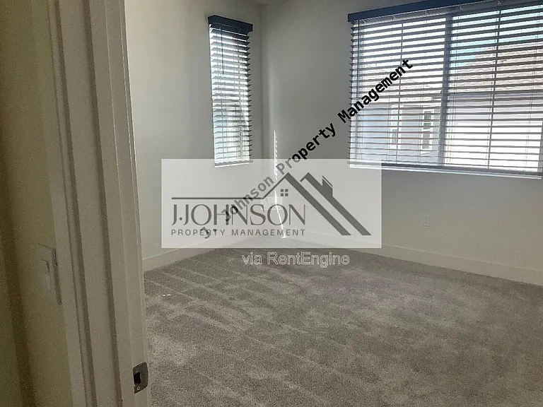 1873 Italia Way — Photo 4