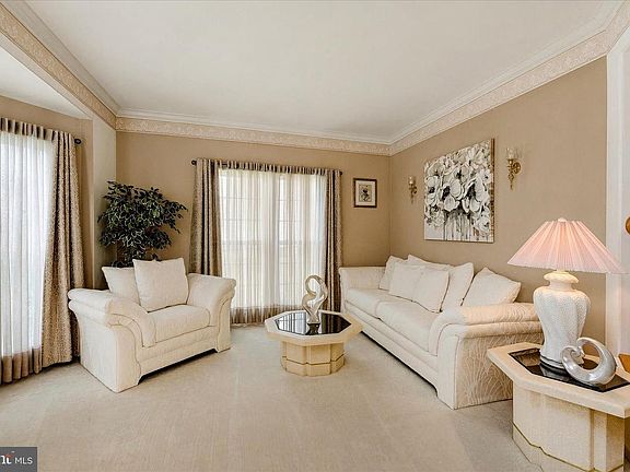 4th image of 316 Woltham Ct