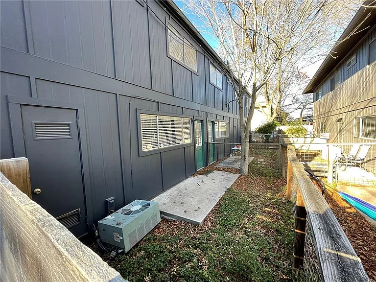 610 Franklin Blvd #A — Photo 14