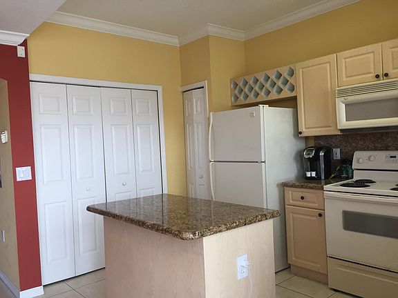 3rd image of 11549 NW 62nd Ter APT 433