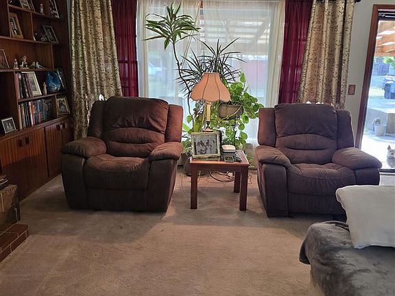 5th image of 707 N 15th St